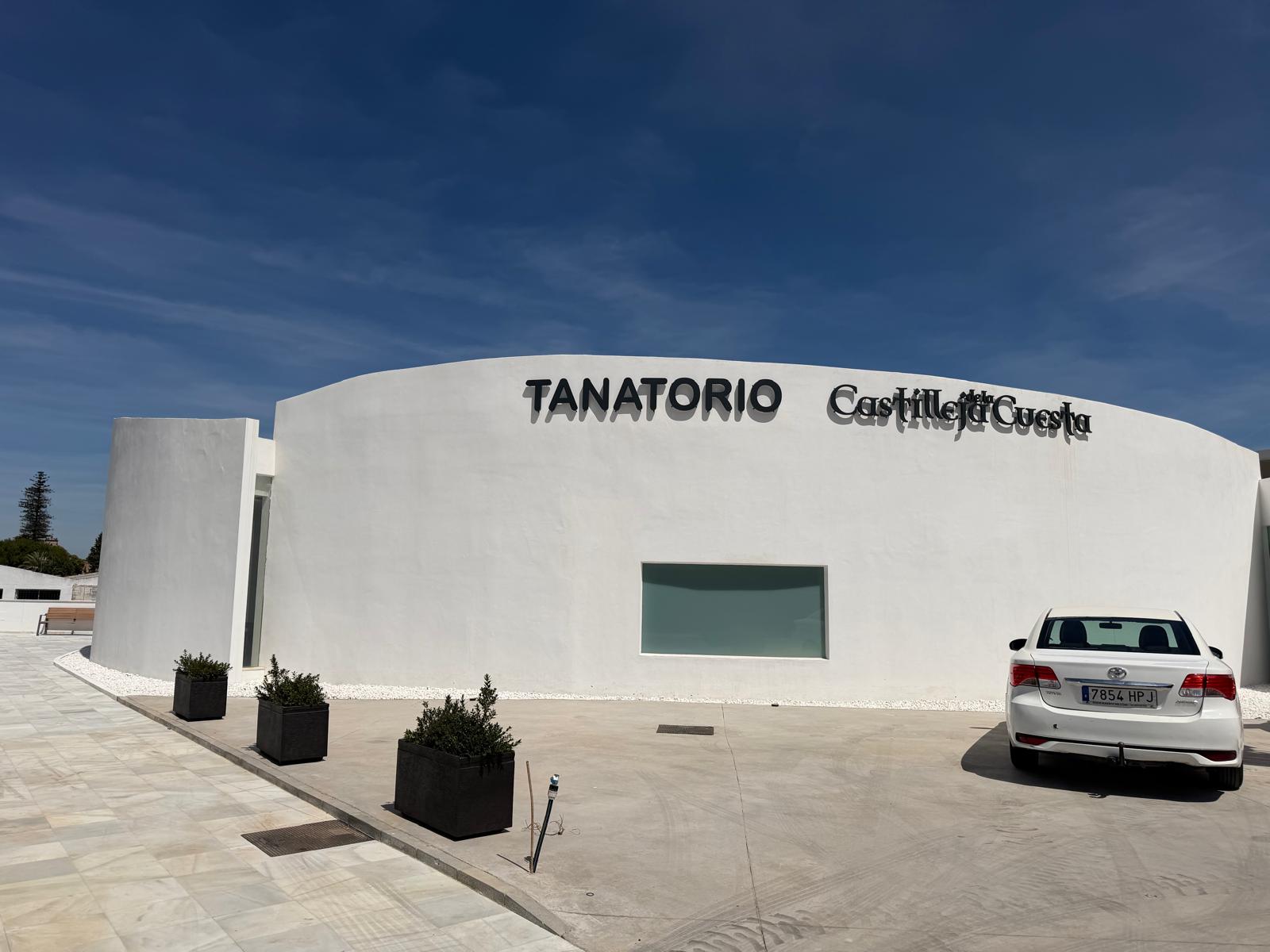 Fachada exterior del Tanatorio Castilleja de la Cuesta